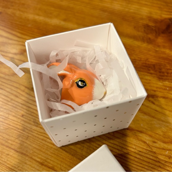 Enamel Rabbit Ring - Picture 3 of 9